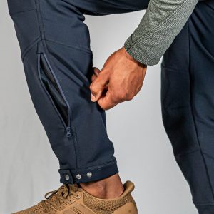 Men's lightweight travel pants